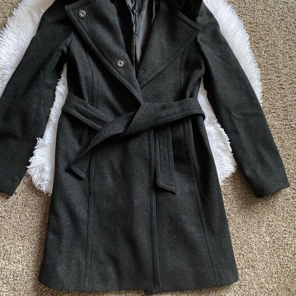 United Colors of Benetton Wool Coat Belted Lined Size 40 Womens US Size 4 - Picture 7 of 10